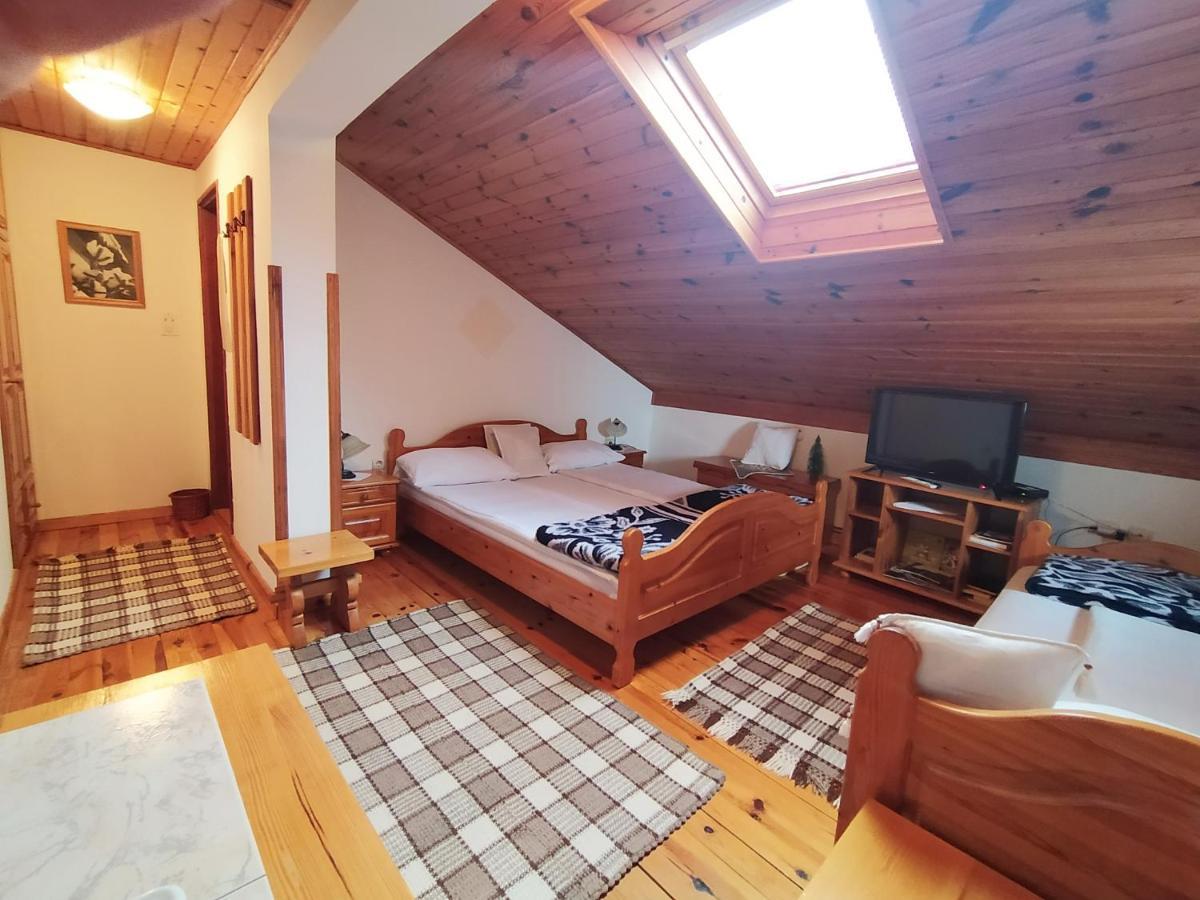 Apartmani Milic Sirogojno Ngoại thất bức ảnh