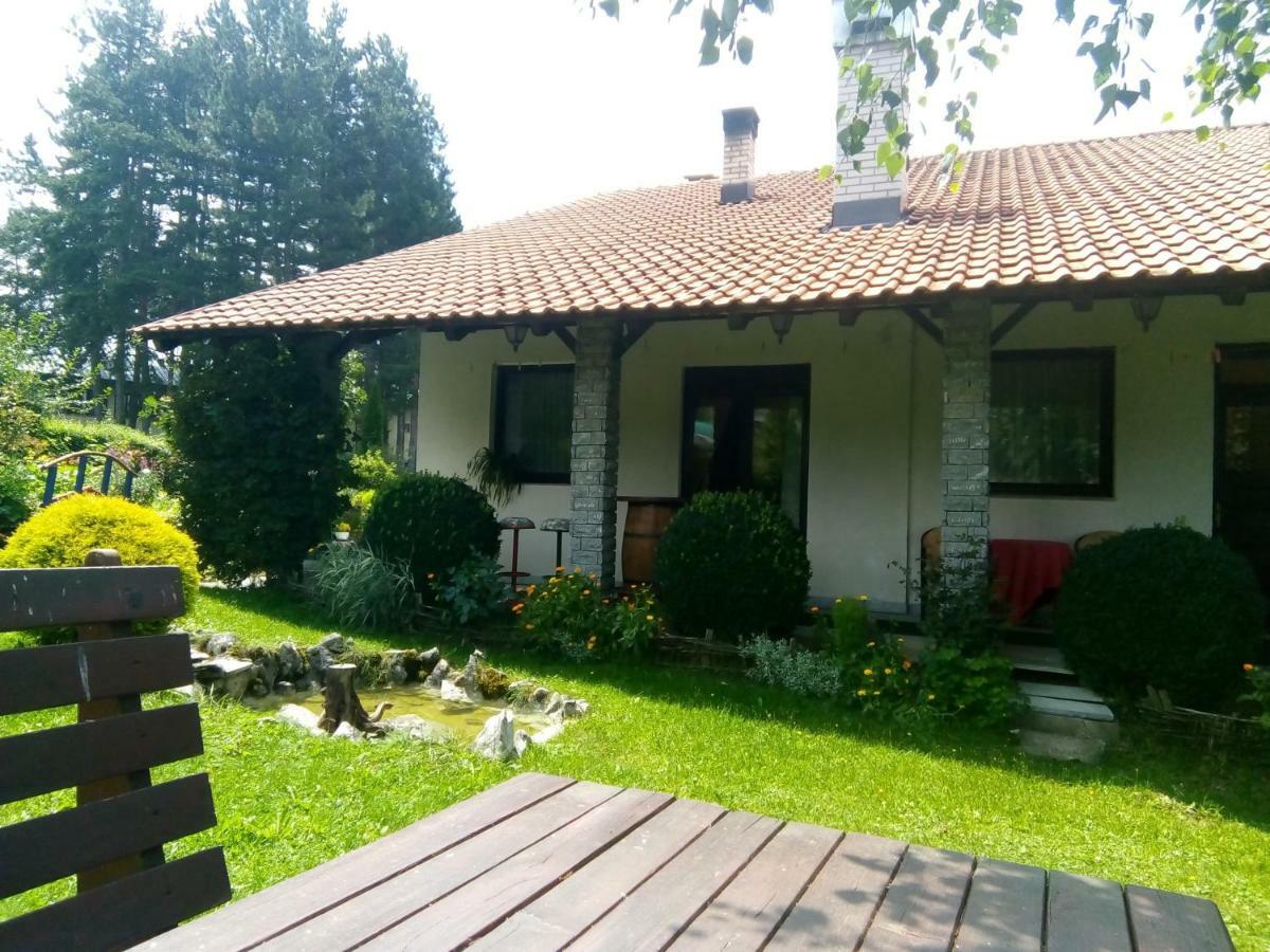 Apartmani Milic Sirogojno Ngoại thất bức ảnh