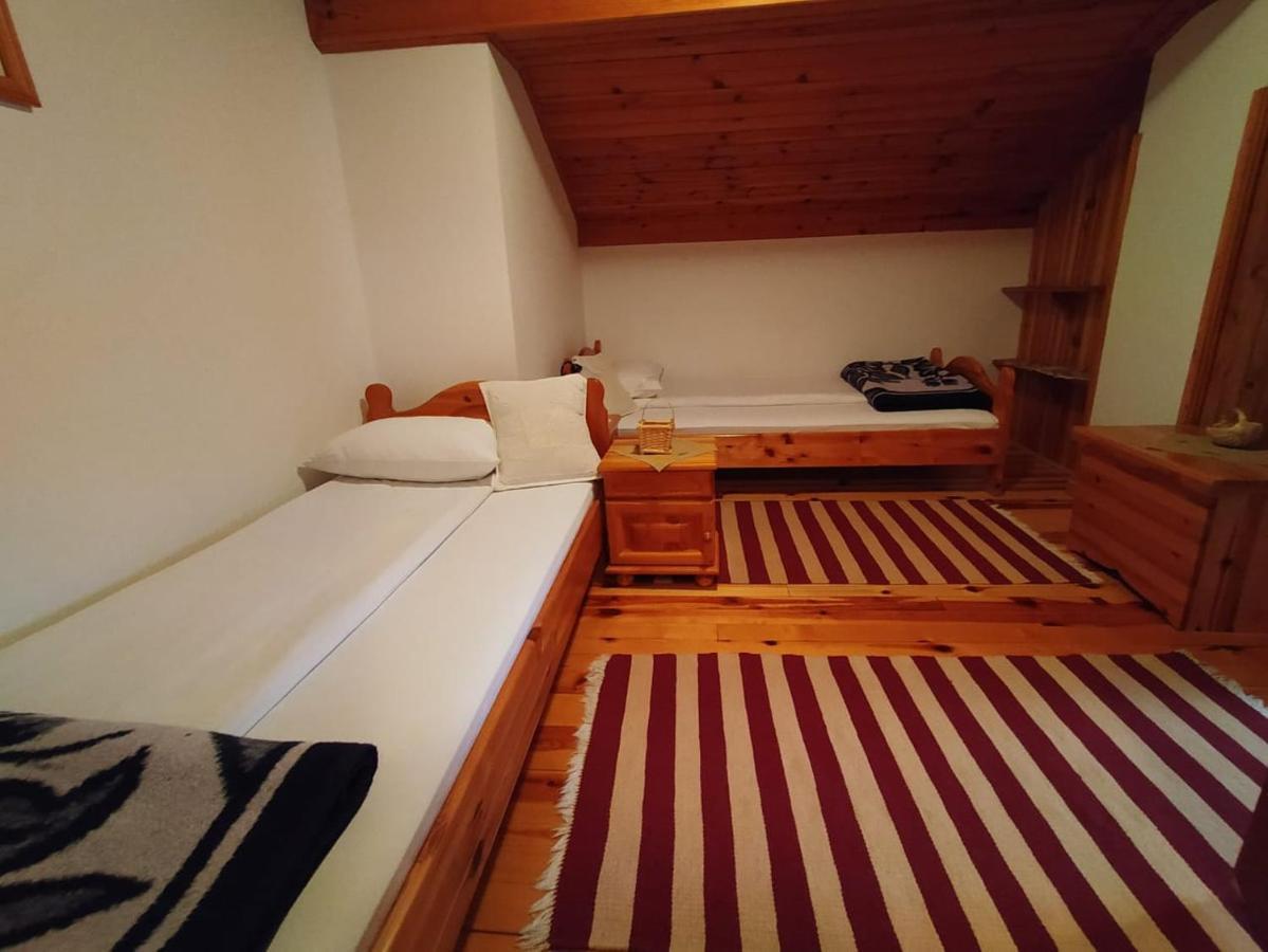 Apartmani Milic Sirogojno Ngoại thất bức ảnh